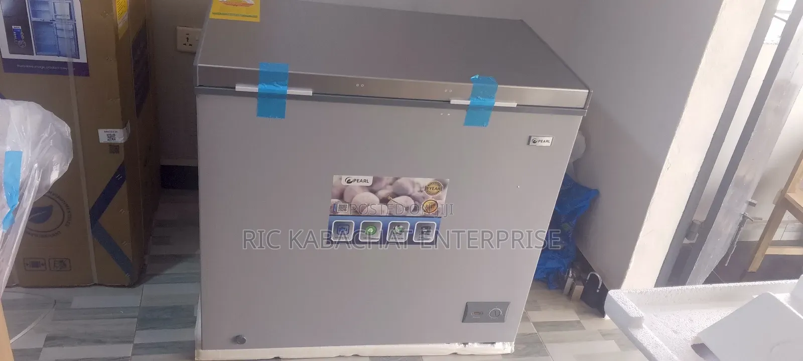 Chest Freezer With Led Light 200 Liters