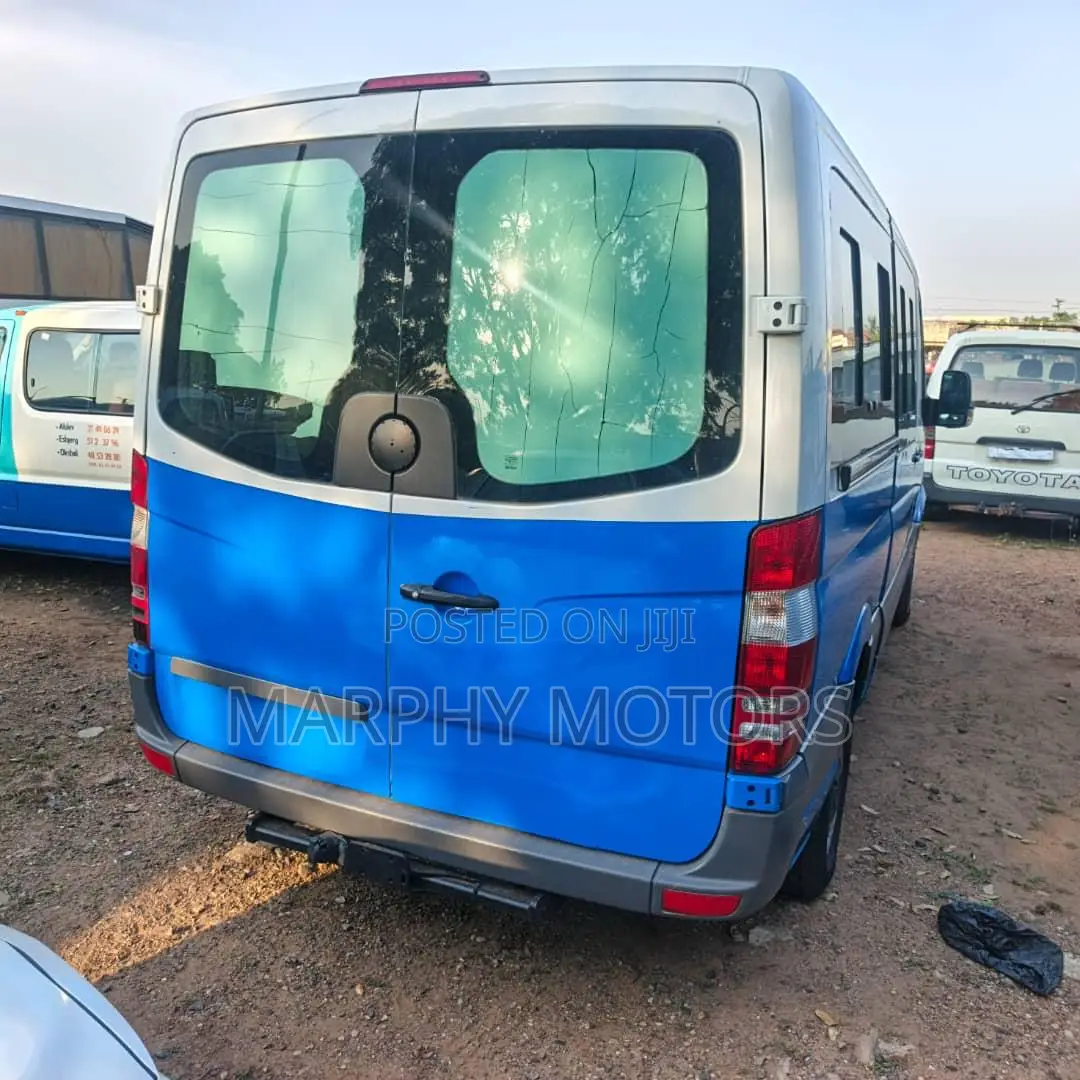 Mercedes-Benz Sprinter 2013