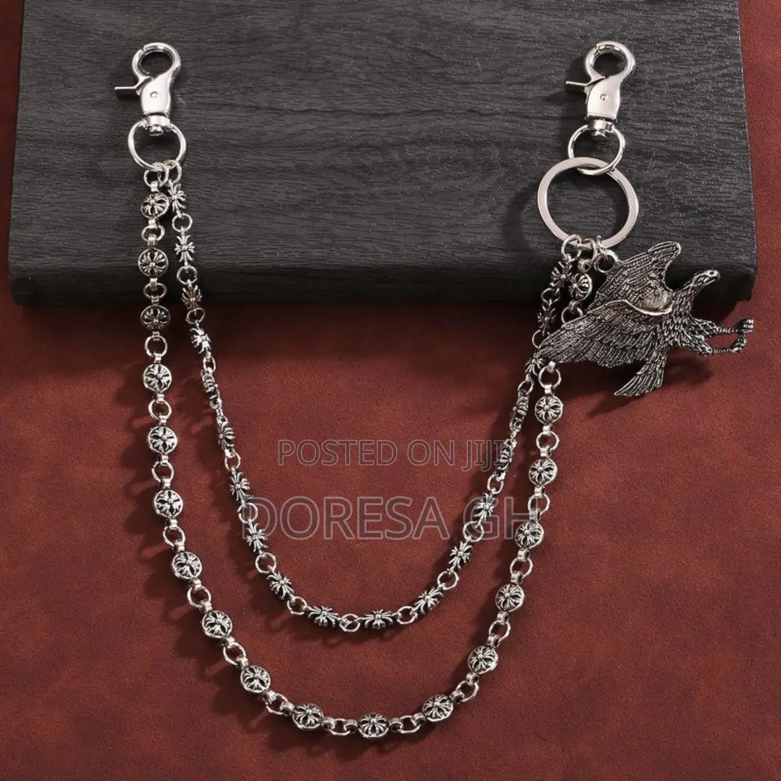 Durable Fashion Side Chain For Men – Stylish Chain To Match Any Outfit