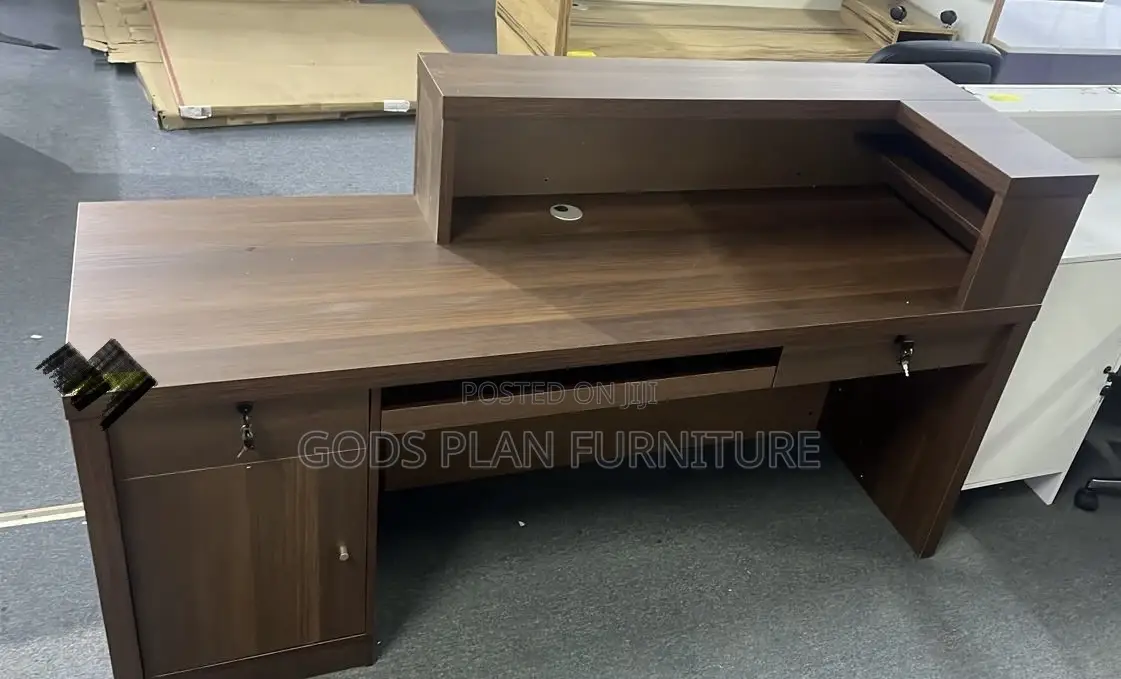 Luxury Front Desk