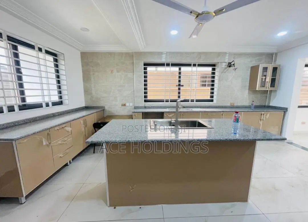 3bdrm House in Ashale Botwe for sale