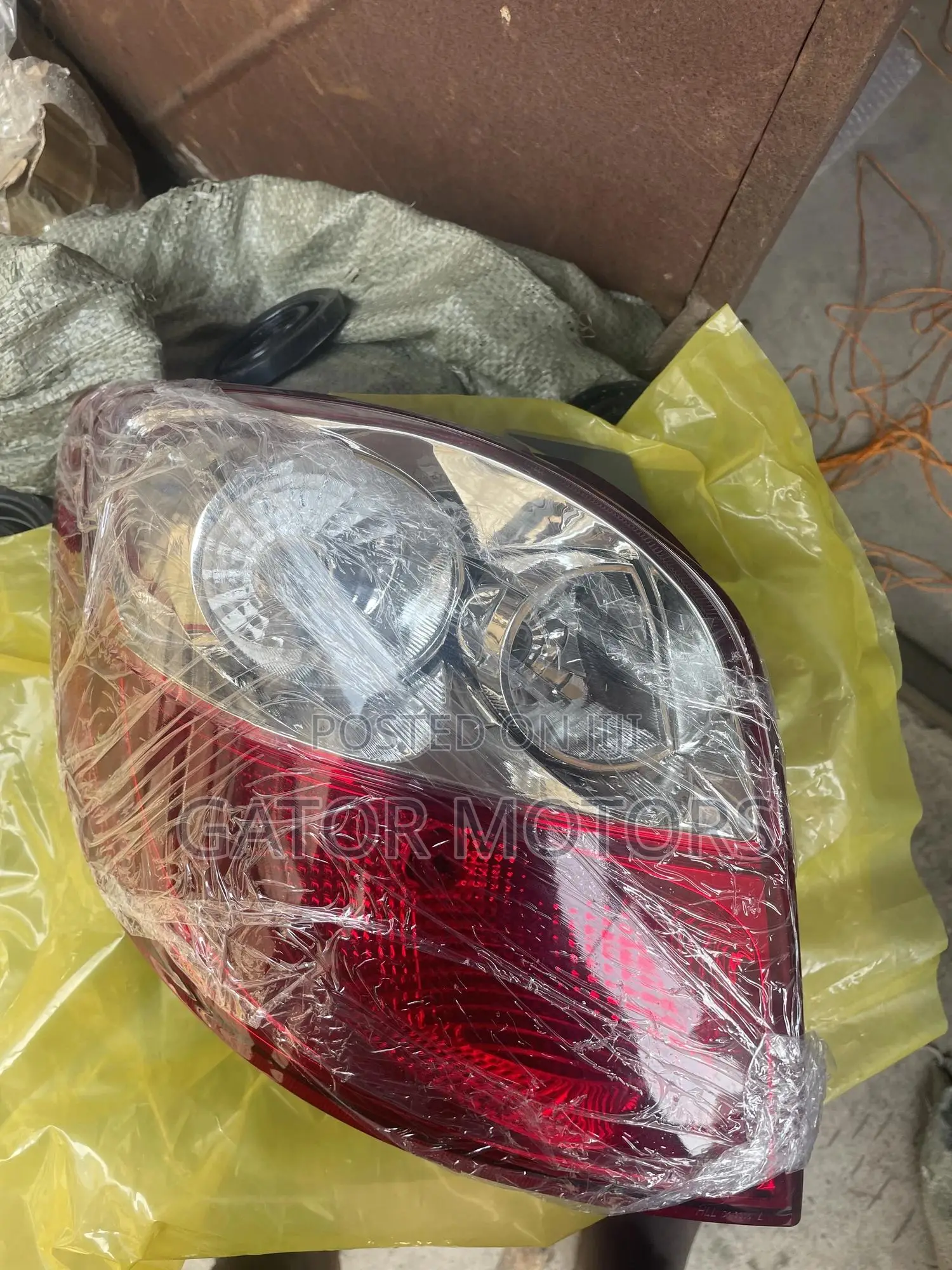 Matrix 2009 2010 2011 2012 2013 2014 Tail Light (Pair)