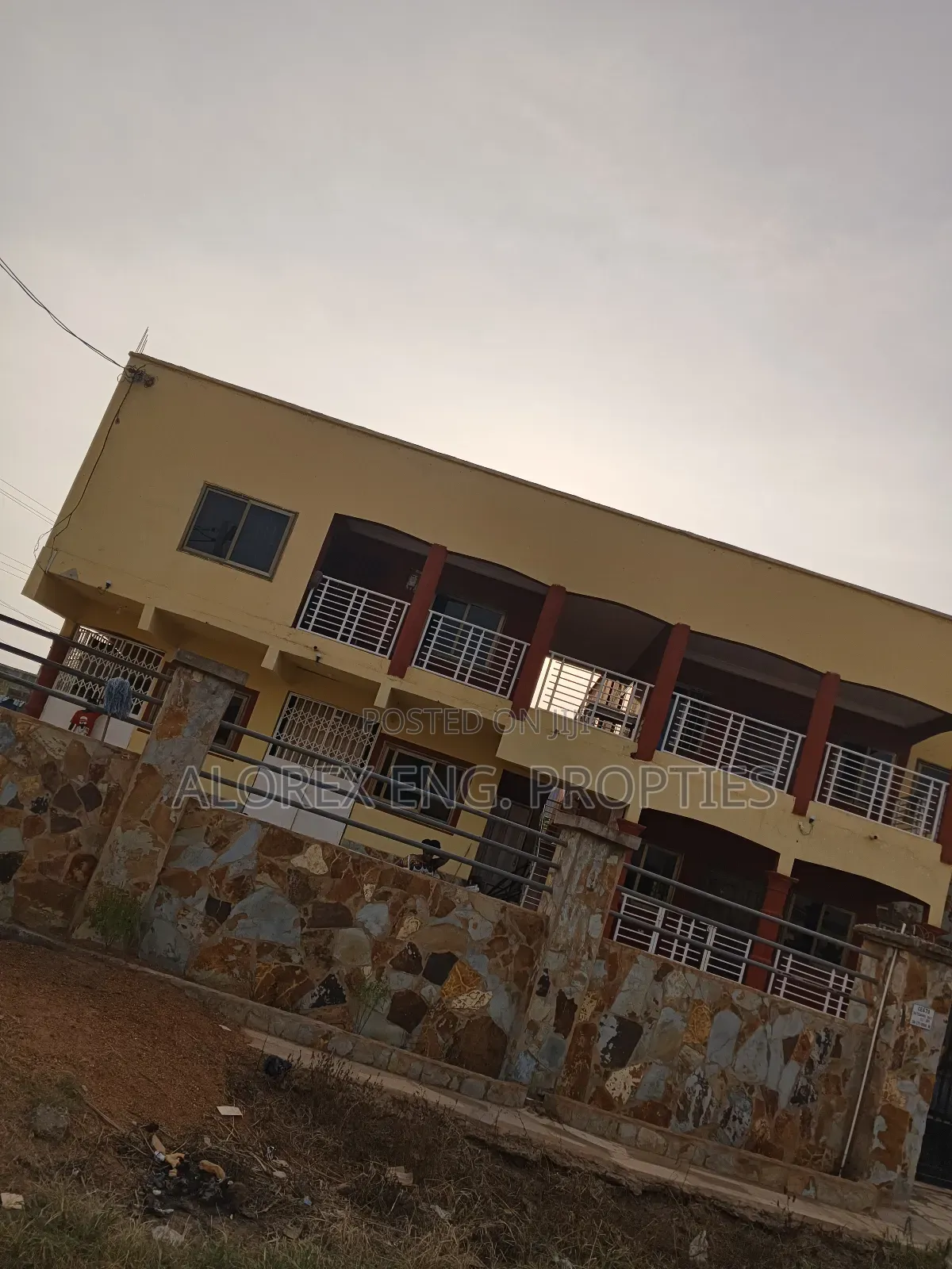 2bdrm Apartment in Amanfro, Frafraha for rent