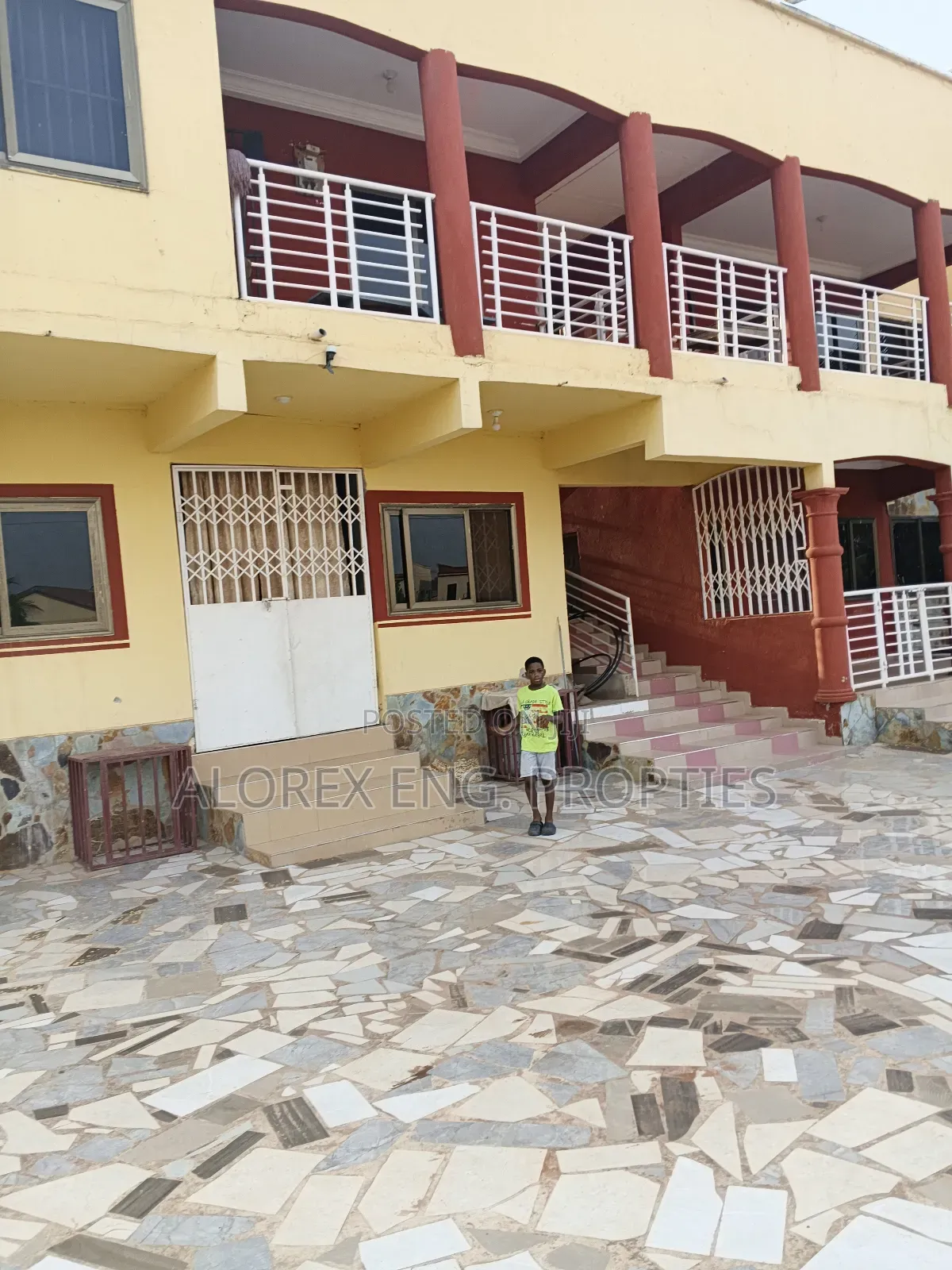 2bdrm Apartment in Amanfro, Frafraha for rent