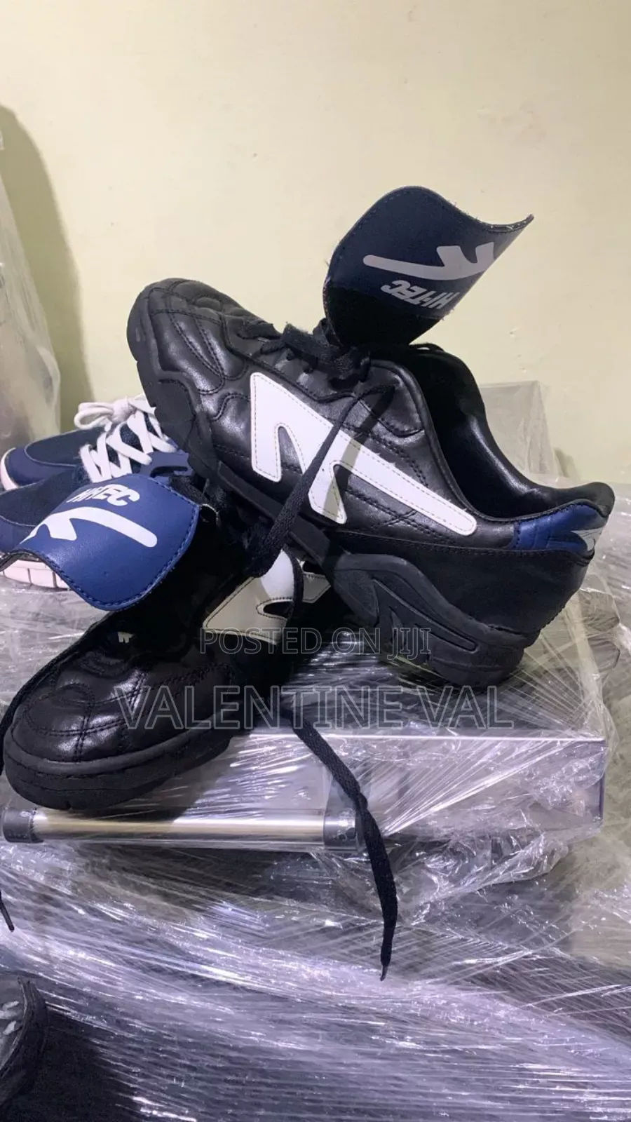 Hi Tech Size 41 Soccer Boots Design for Your Regular Workout