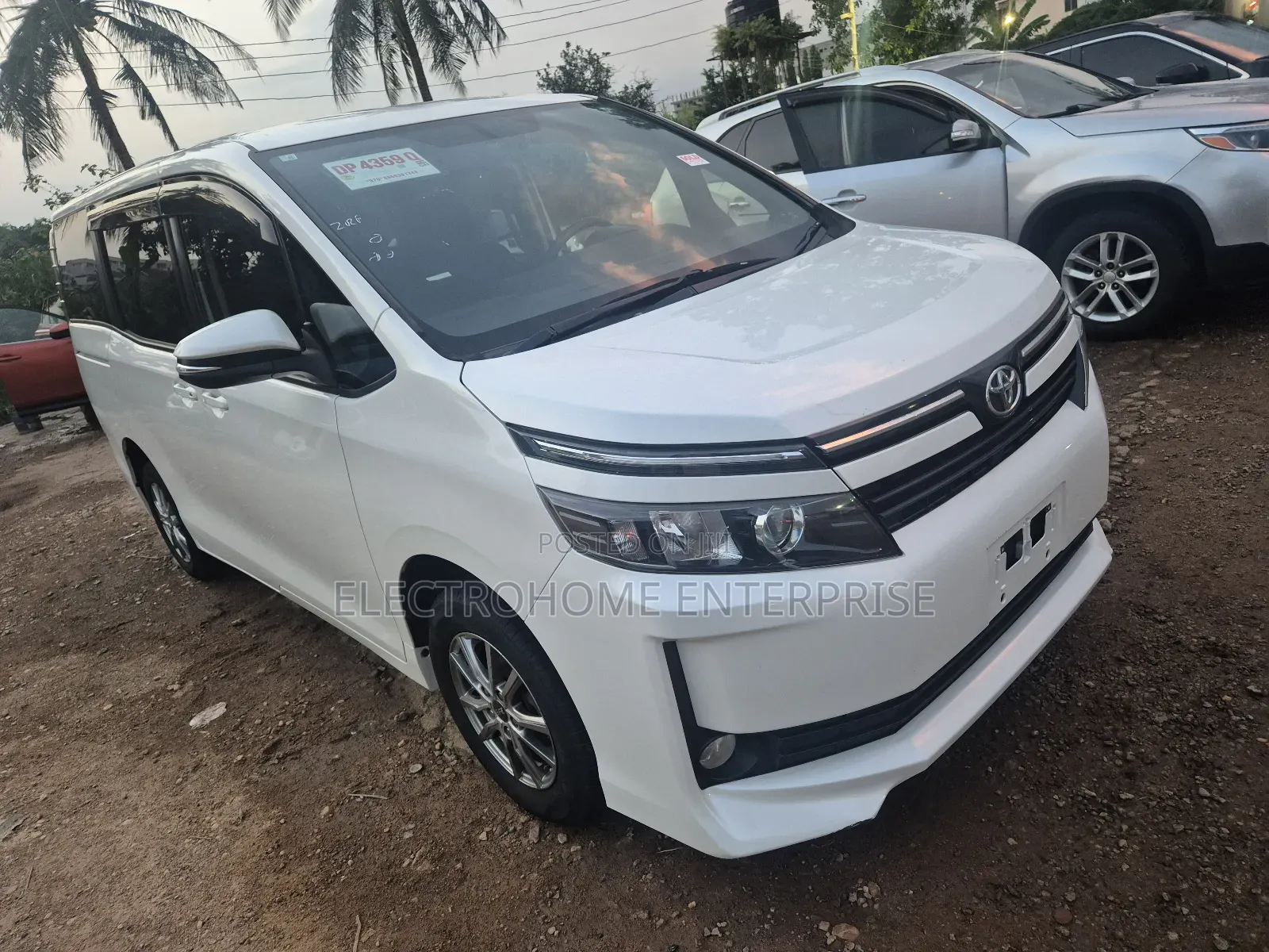 Toyota Voxy 2015 White