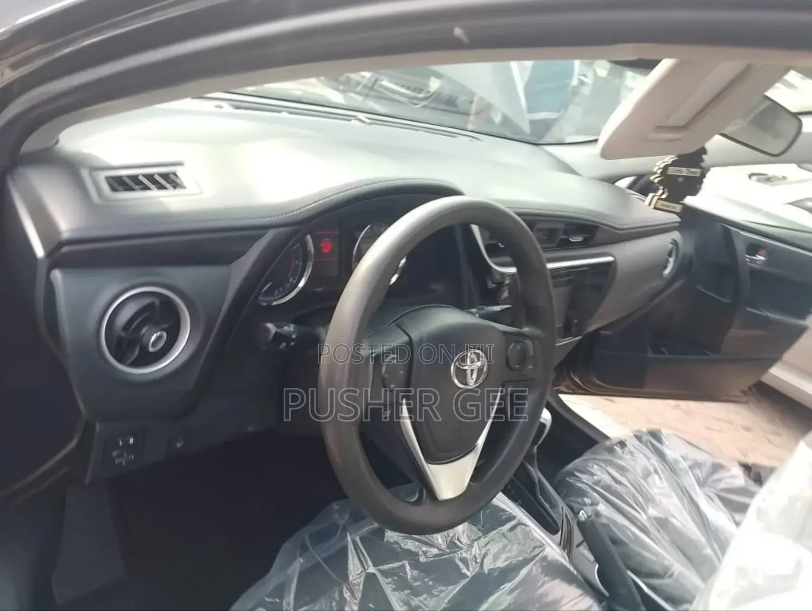 Toyota Corolla LE Eco (1.8L 4cyl 2A) 2019 Gray