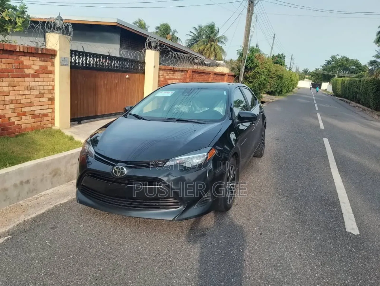 Toyota Corolla LE Eco (1.8L 4cyl 2A) 2019 Gray