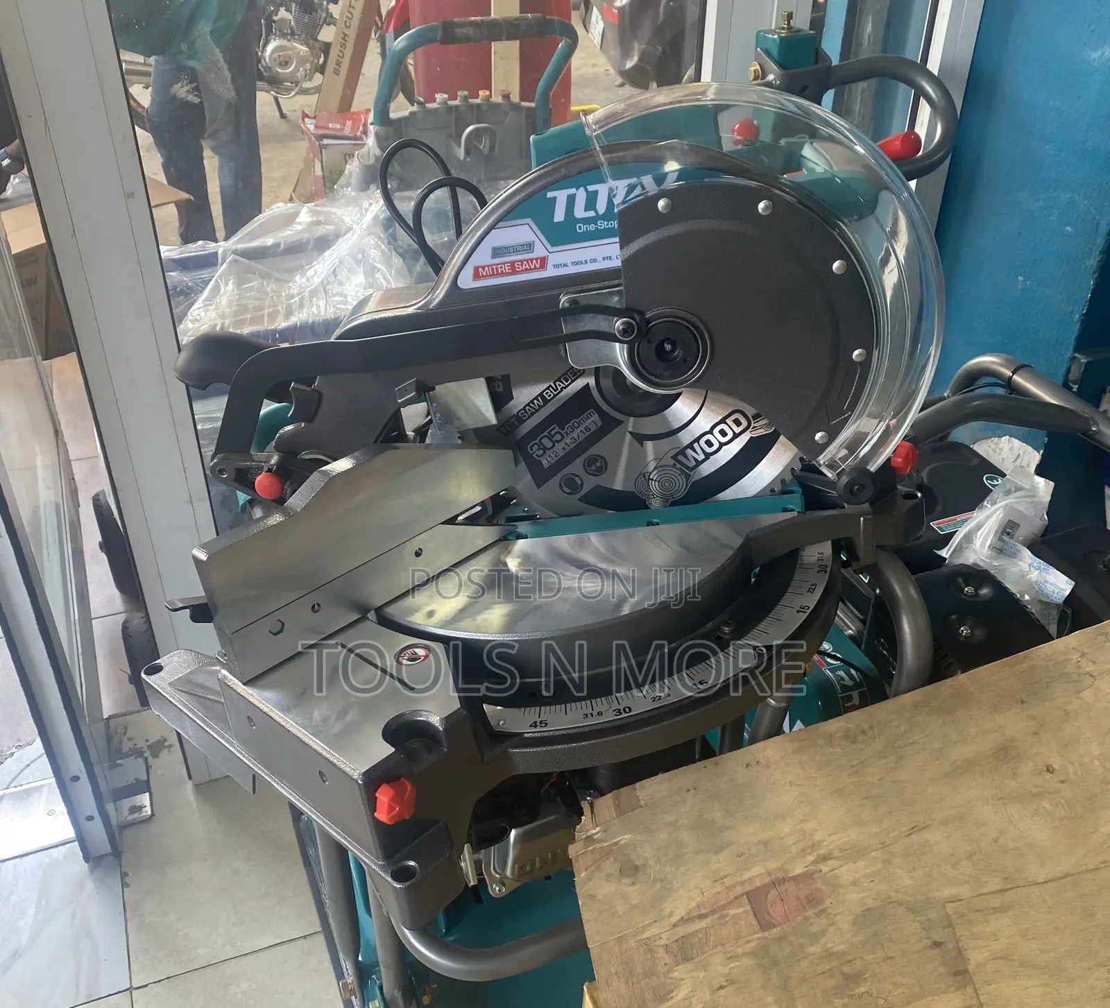 Total Mitre Saw 1600w 12”(305mm)