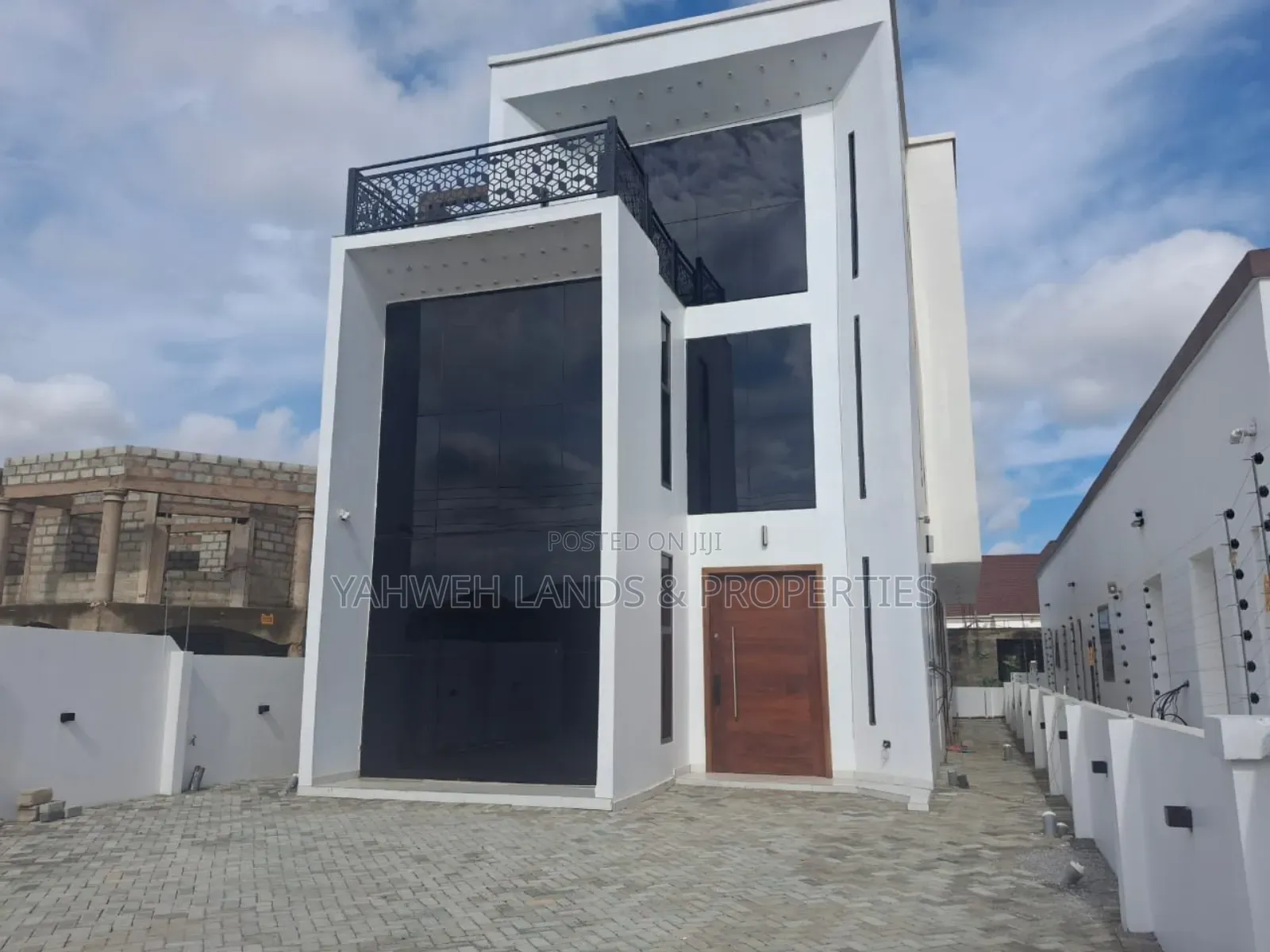 5bdrm House in Police Station for sale