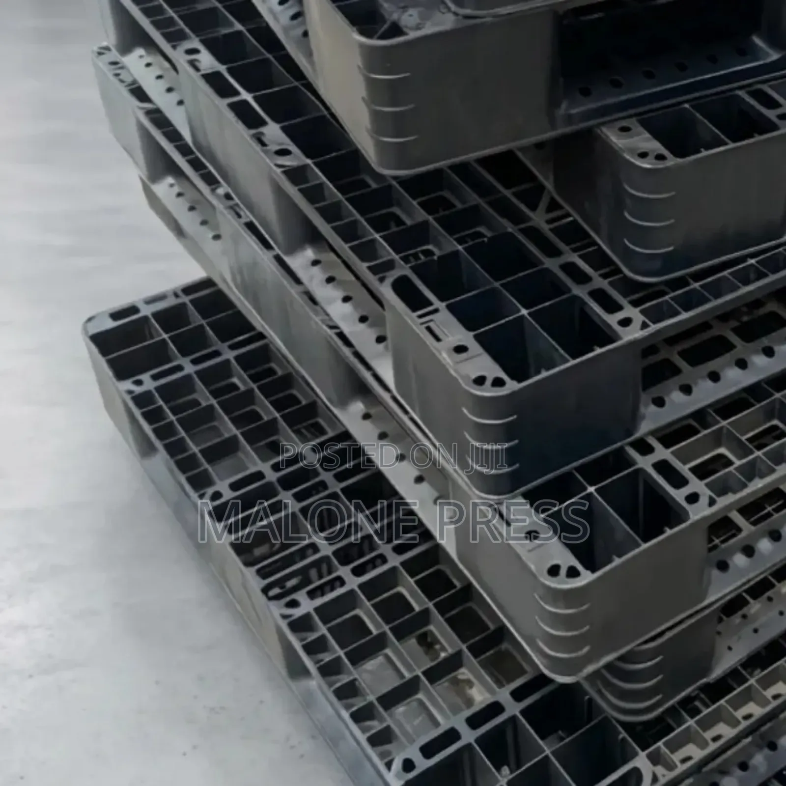 Pallets. Rubber / Plastic Available In ( Sizes / Types / Quantities)
