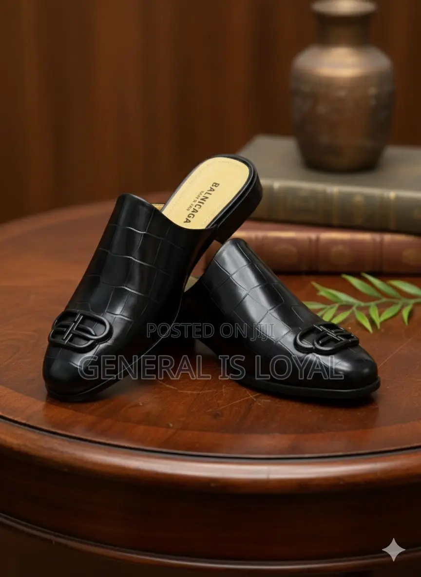 Balenciaga Mens Leather Half Shoe Black Color