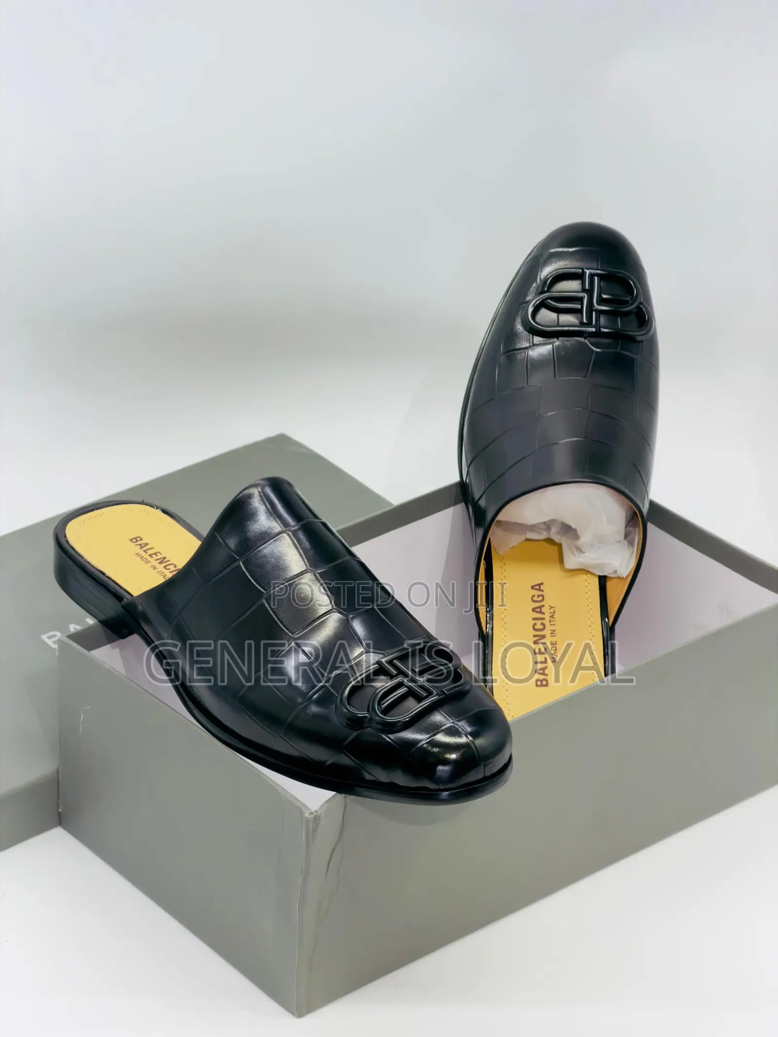 Balenciaga Mens Leather Half Shoe Black Color