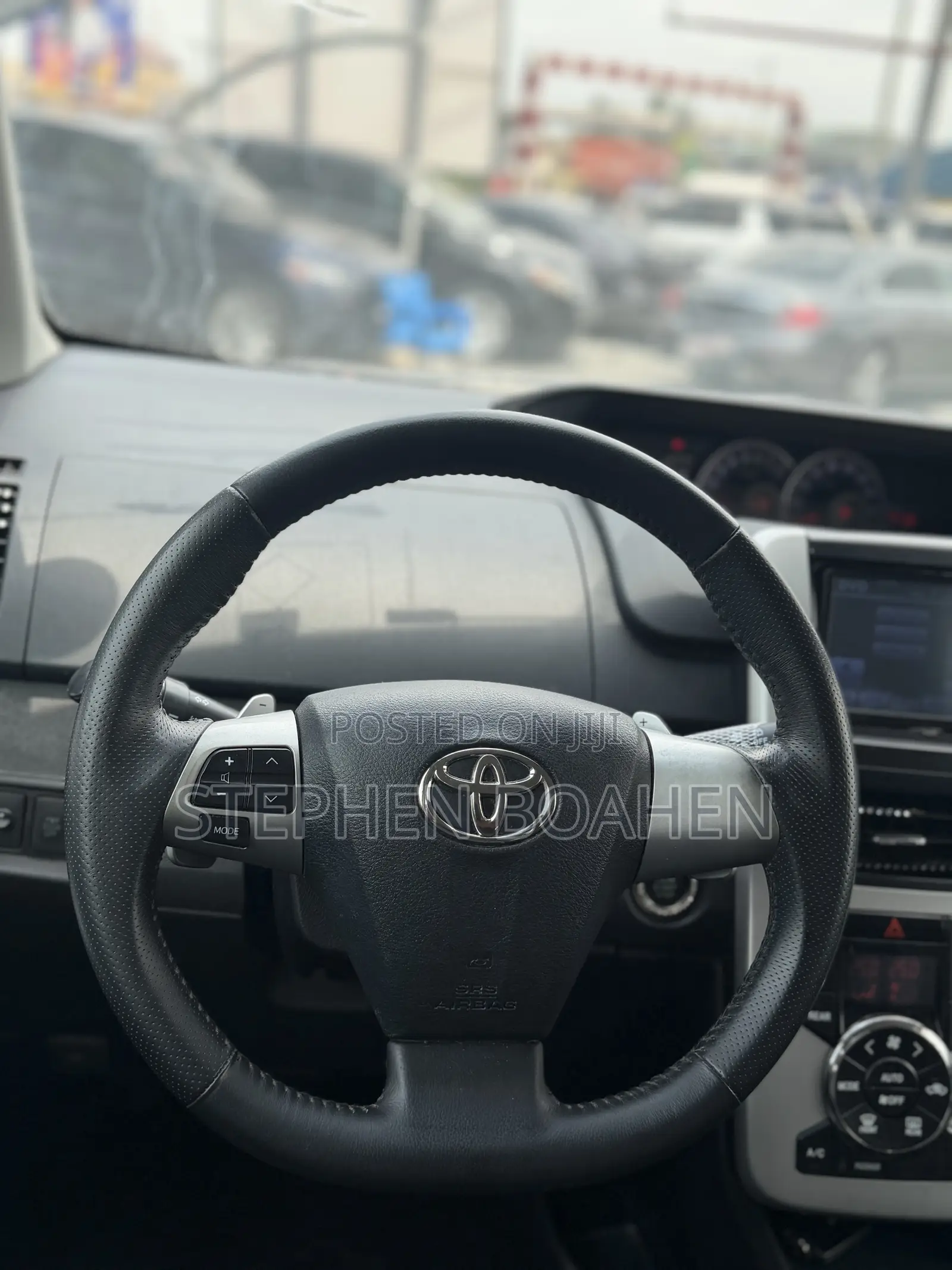 Toyota Voxy SV Premium 2014 Black