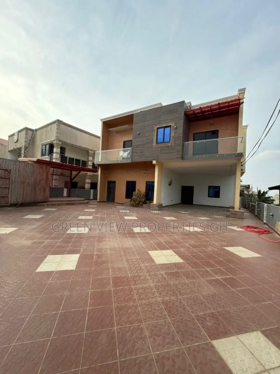 4bdrm Duplex in Haatso for sale