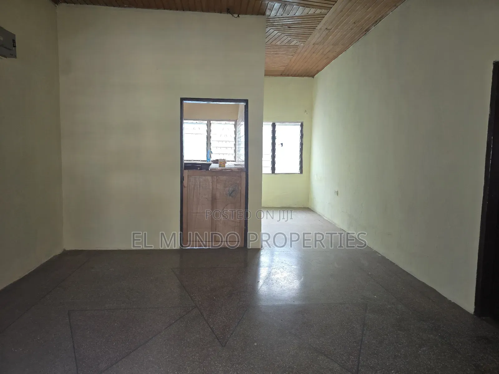 2bdrm Apartment in Ipt Container, Kumasi Metropolitan for rent