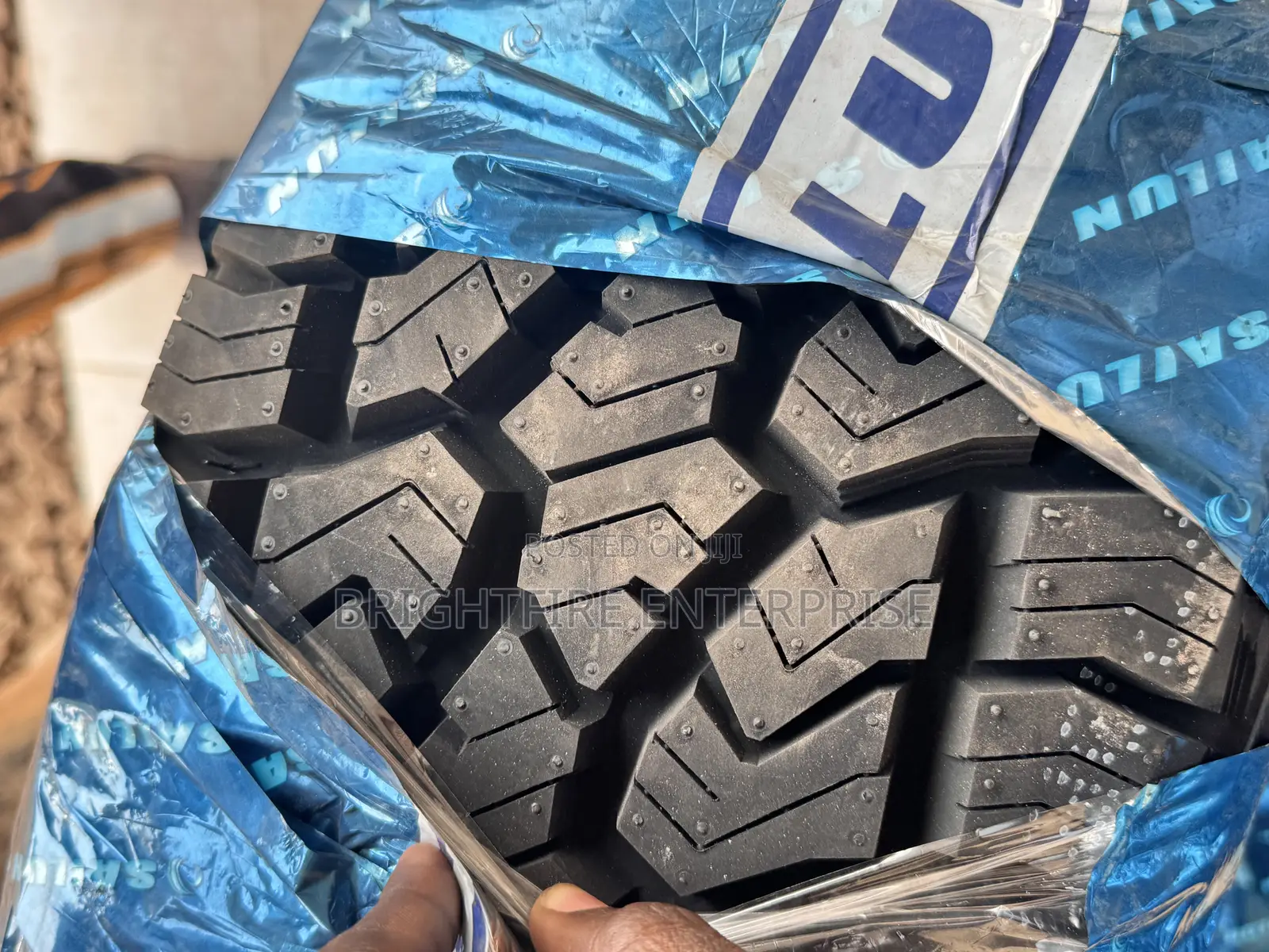 275/70r18 Sailun