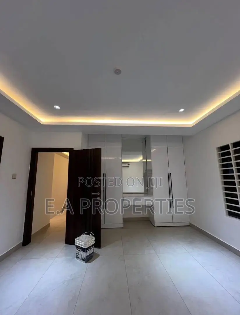 2bdrm Duplex in Ea Properties, Lake Side Estate for sale