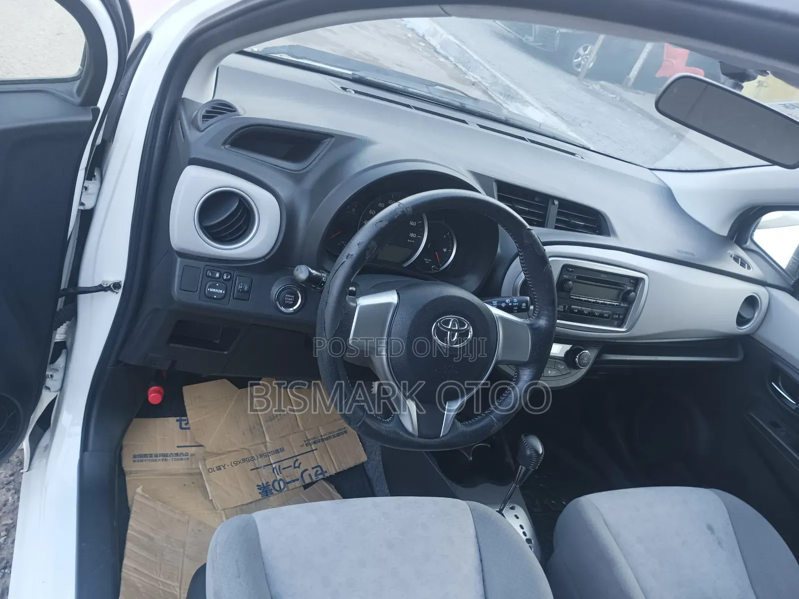 Toyota Yaris 2013 White