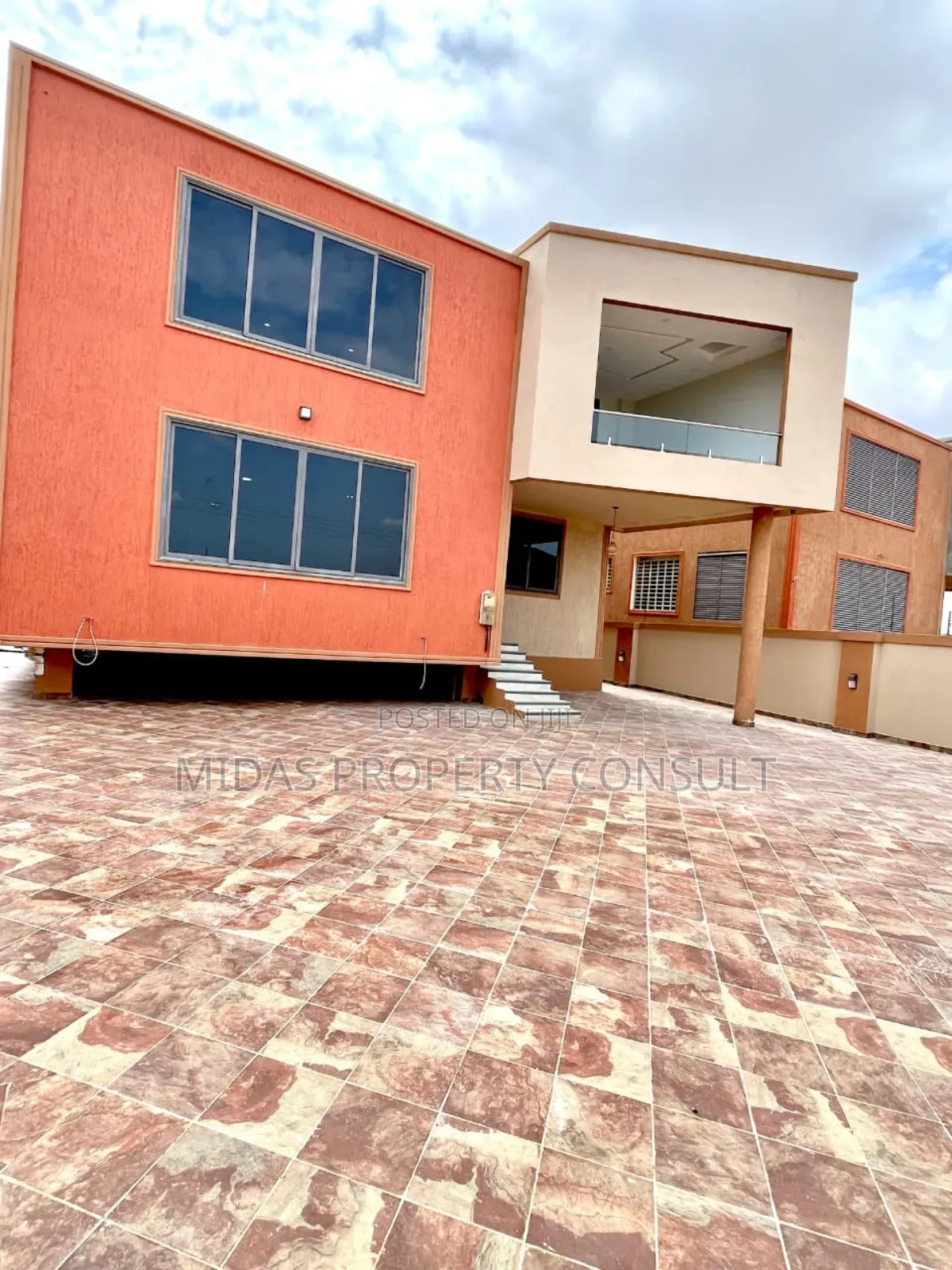 4bdrm House in Comm 24 Royal Palm, Accra Metropolitan for rent