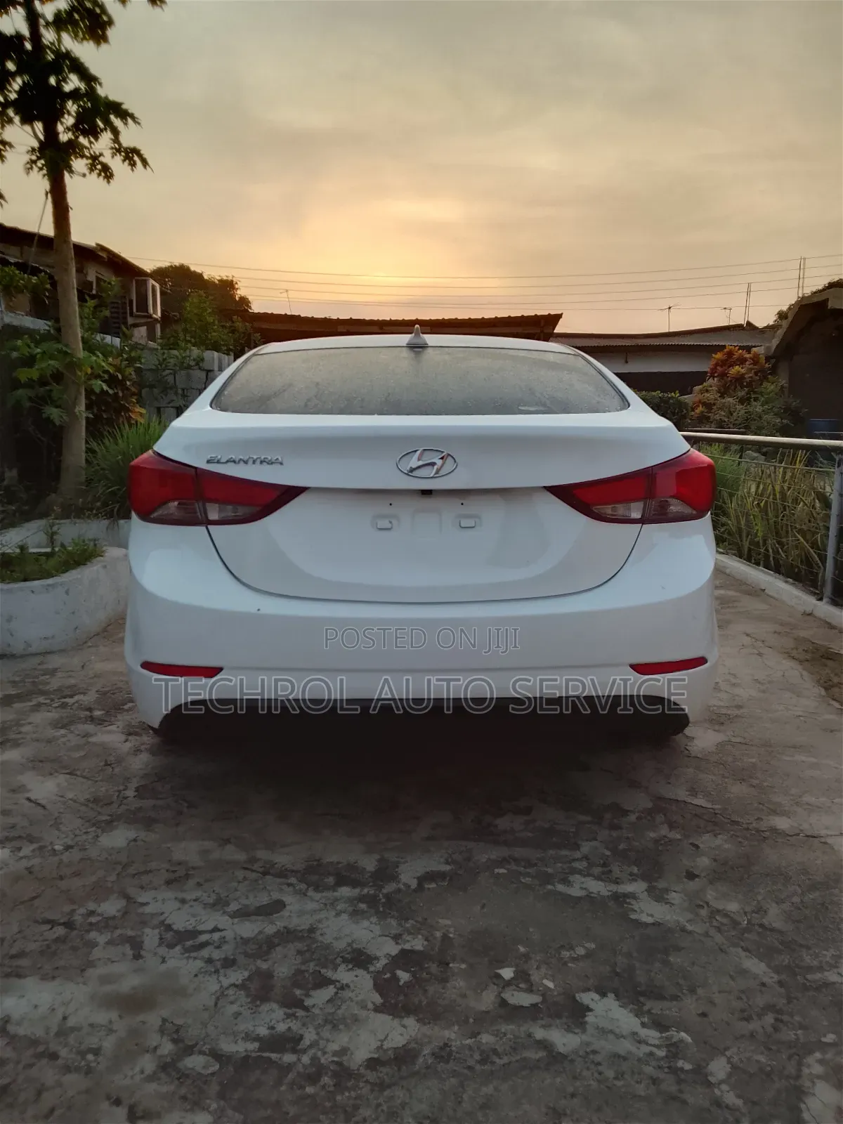 Hyundai Elantra 2016 Red