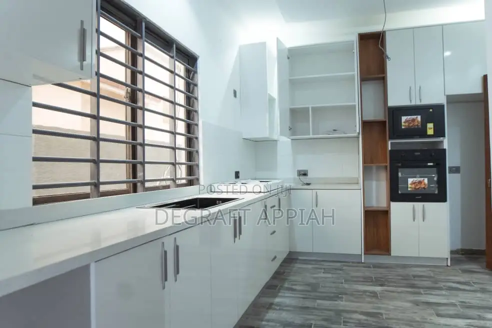 3bdrm House in Oyarifa for sale