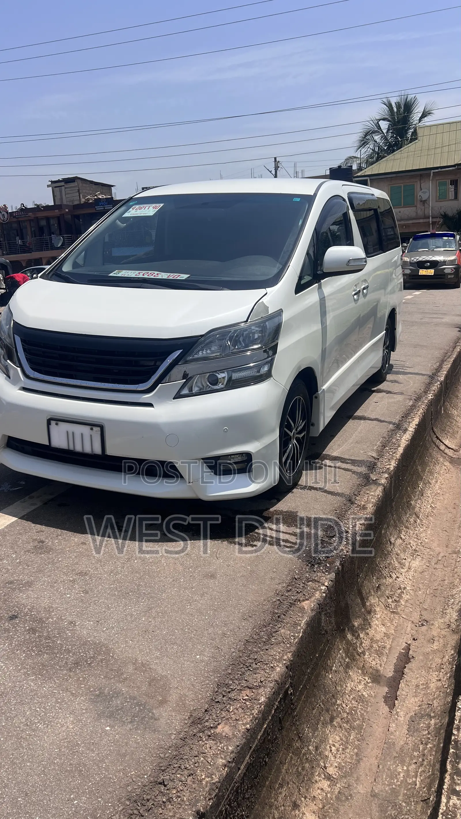 Toyota Vellfire 2011 White