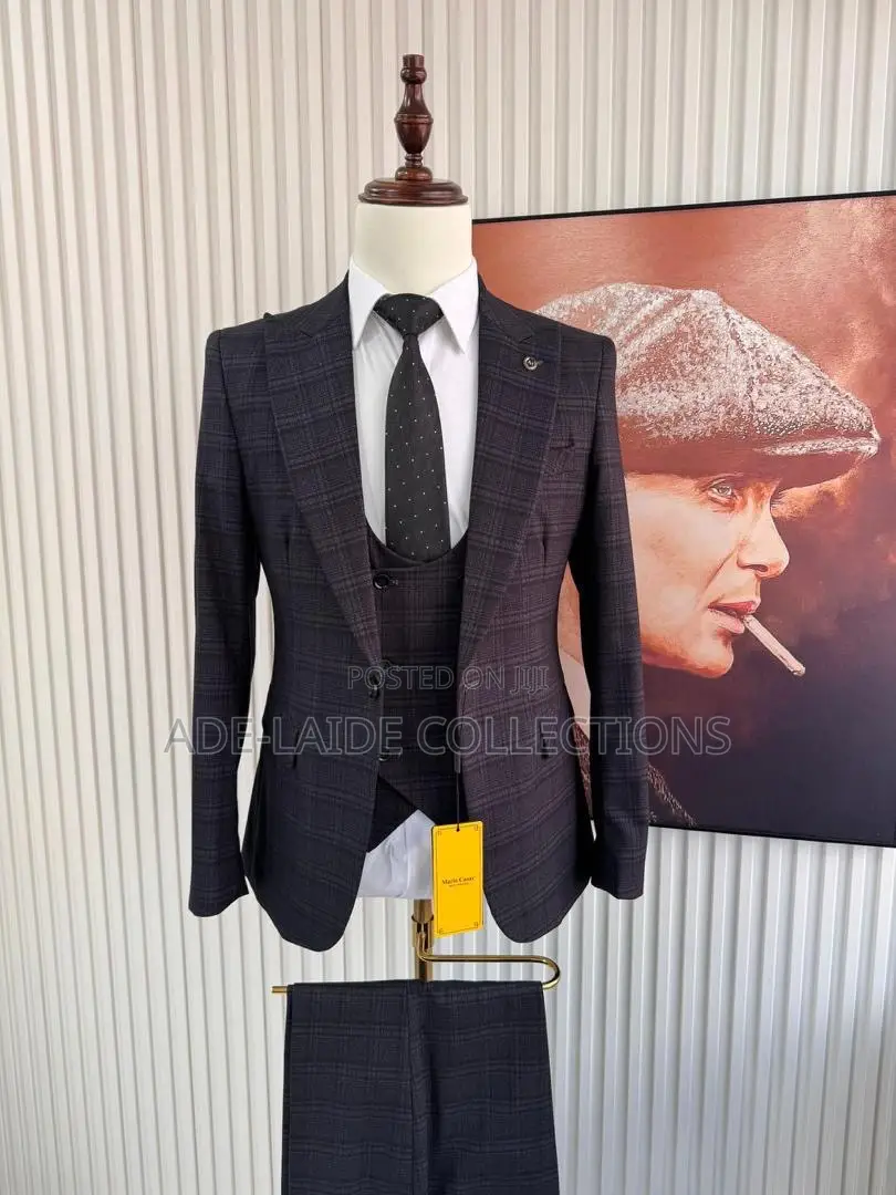 Suits Mario Casas