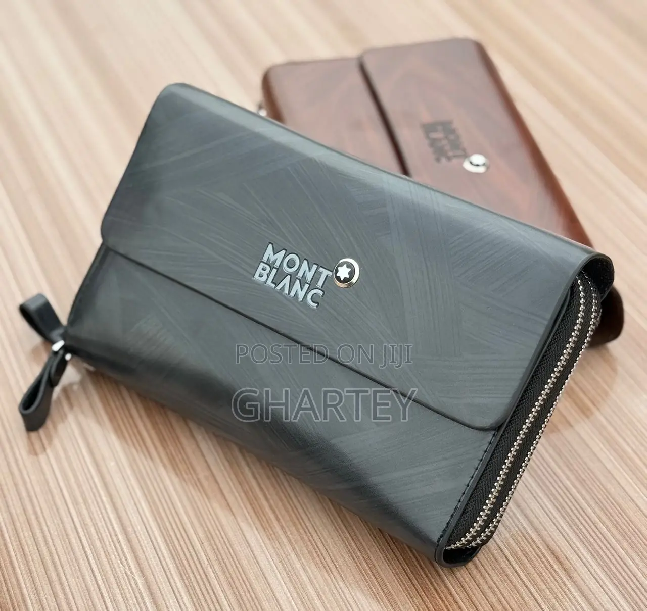 Montblanc Luxury Zip Pouch – Sleek Style, Premium Craftsmanship