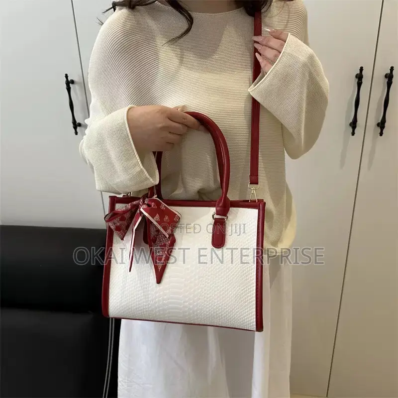 2025 Trendy Large Capacity Women's Shoulder Crossbody Bag