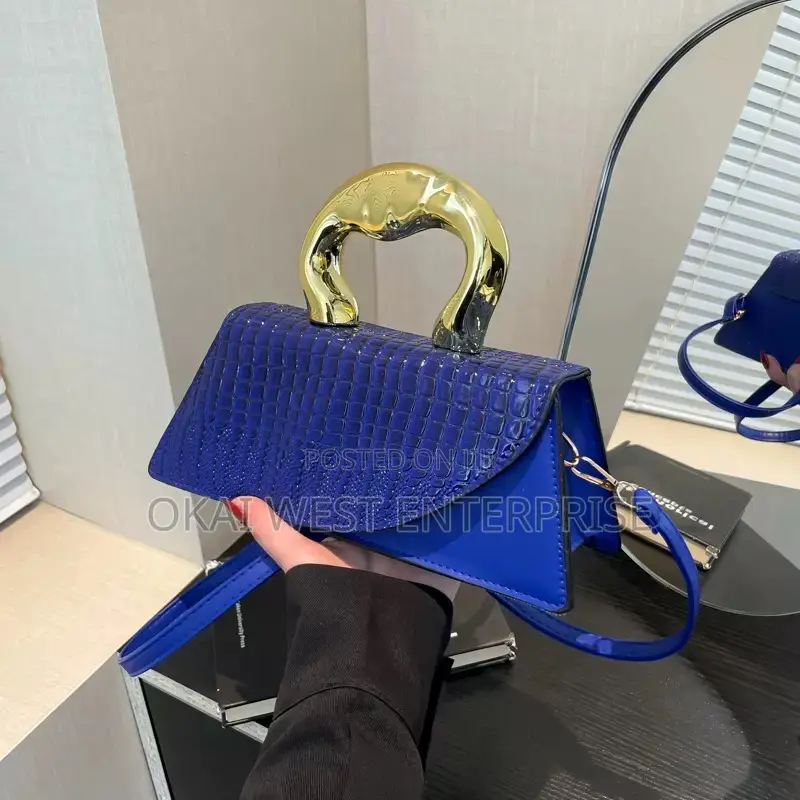 Chic Unique: Autumn 2024 Niche Design Small Square Crossbody Bag