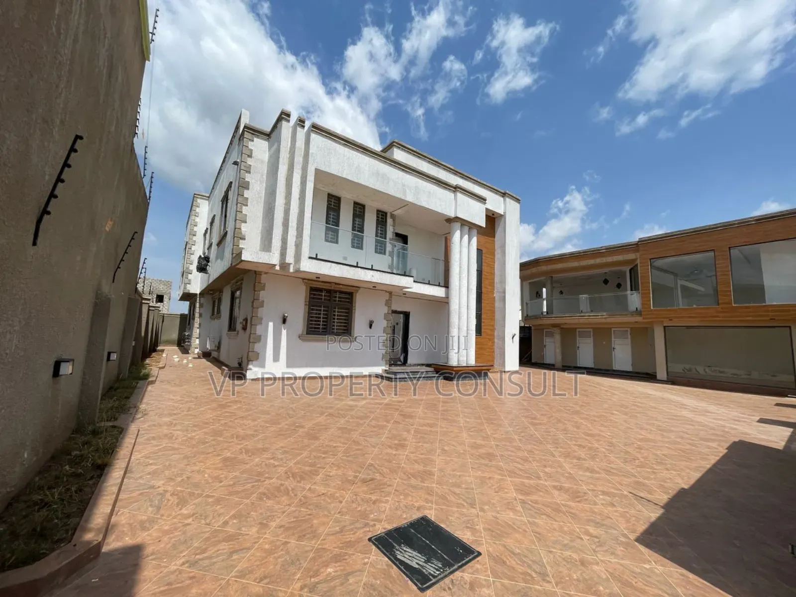 6bdrm House in Kumasi Metropolitan for sale