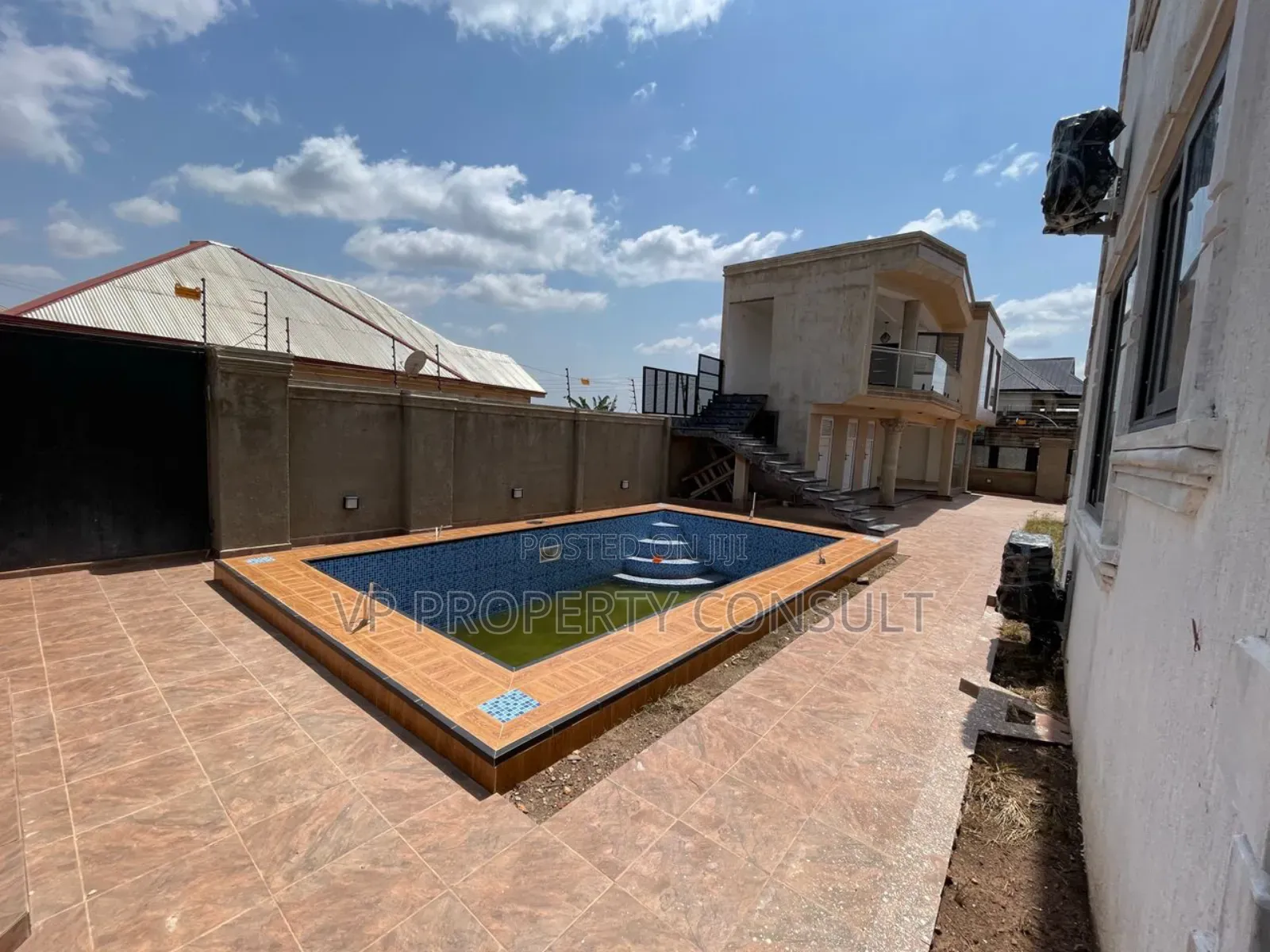 6bdrm House in Kumasi Metropolitan for sale