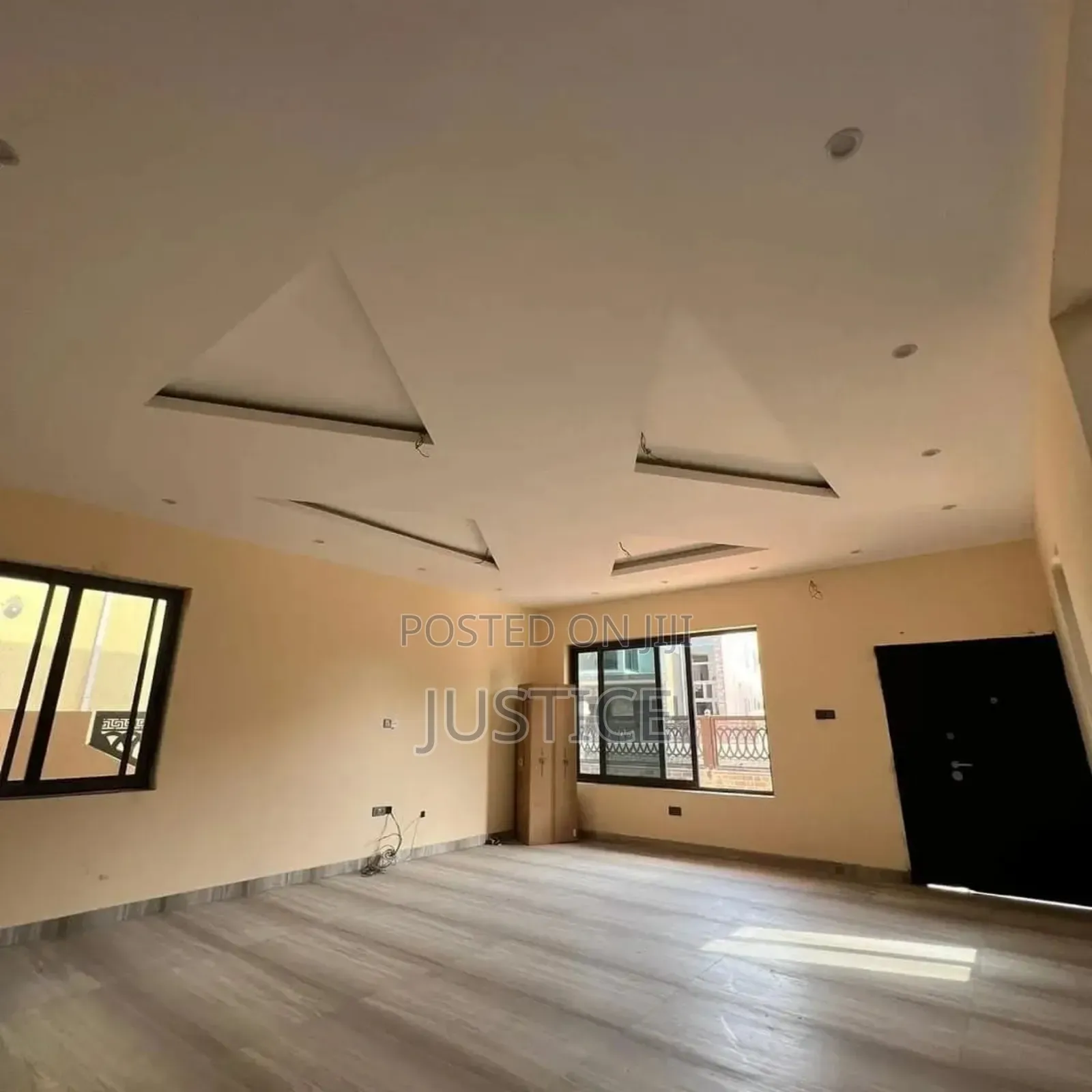 3bdrm House in A&C Mall East Legon for rent