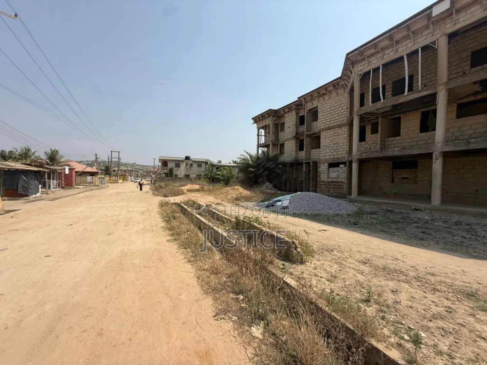 20bdrm House in Weija for sale