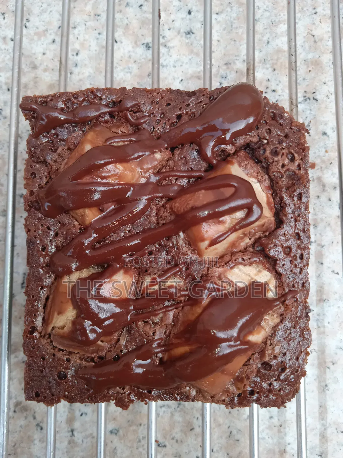 Chocolate Brownie Cakes With Toppings