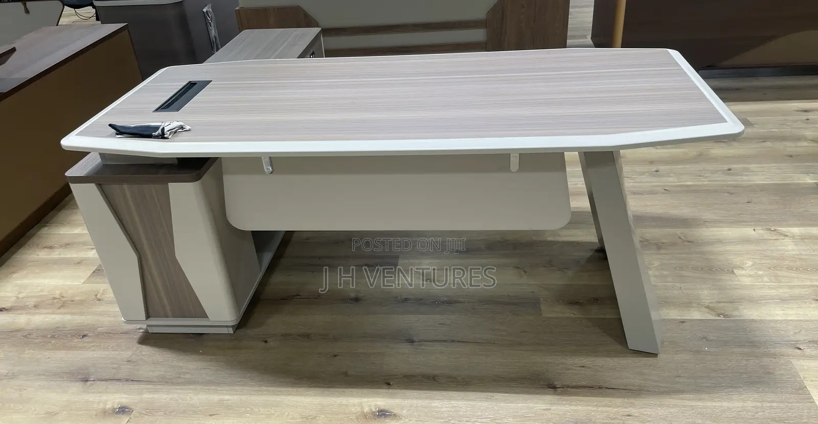 Executive Office Desk (Bt01)
