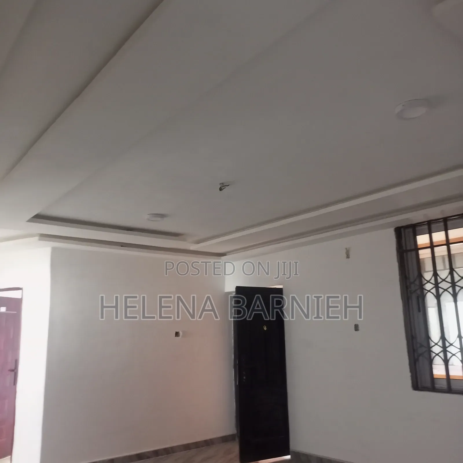 3bdrm Apartment in Helena Estate Agency, The Mall for rent