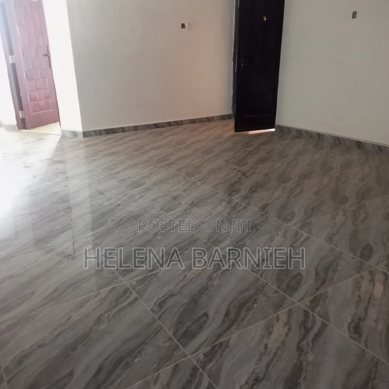 3bdrm Apartment in Helena Estate Agency, The Mall for rent