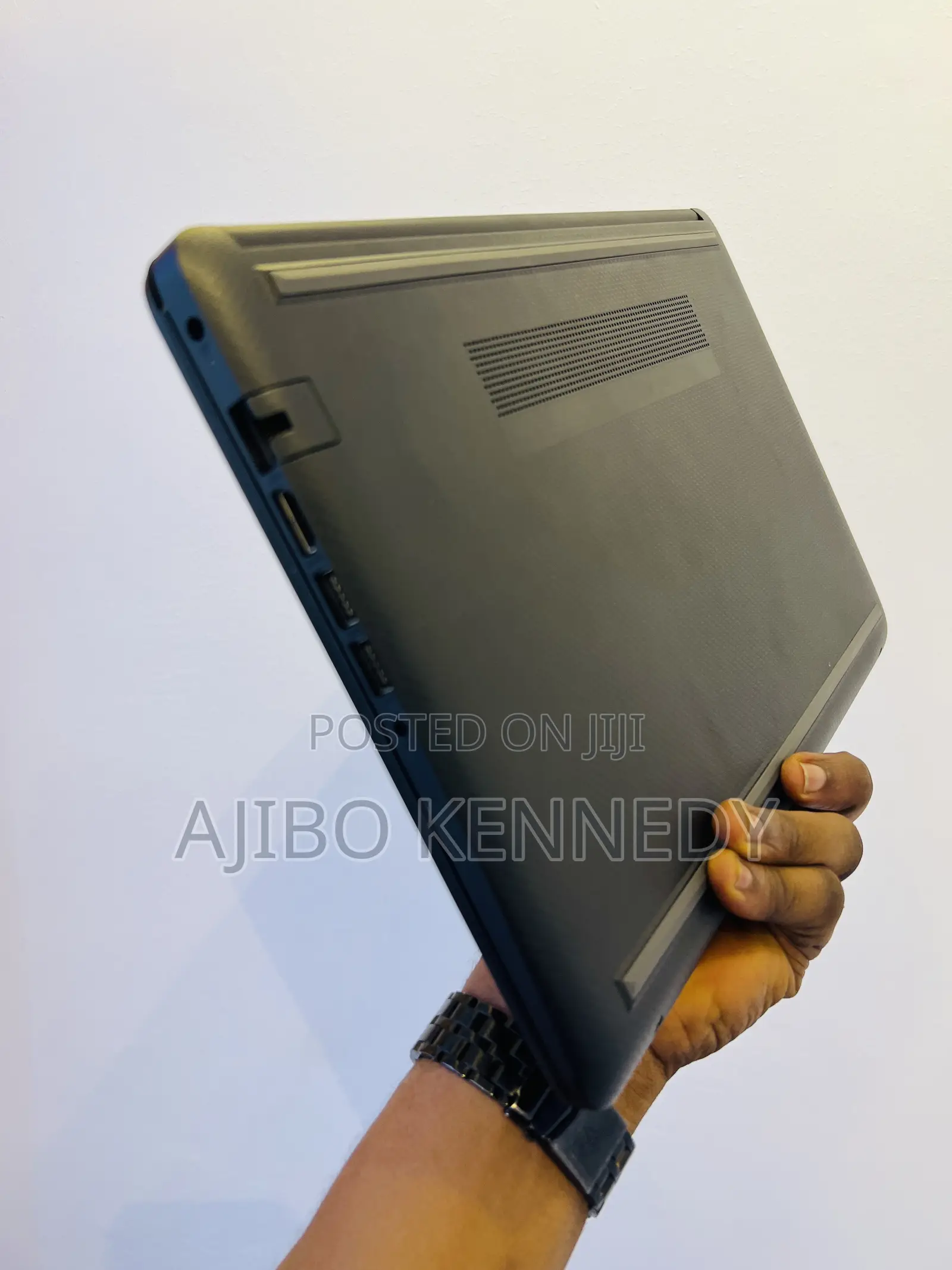 New Laptop HP 4GB Intel Core i3 SSHD (Hybrid) 1T