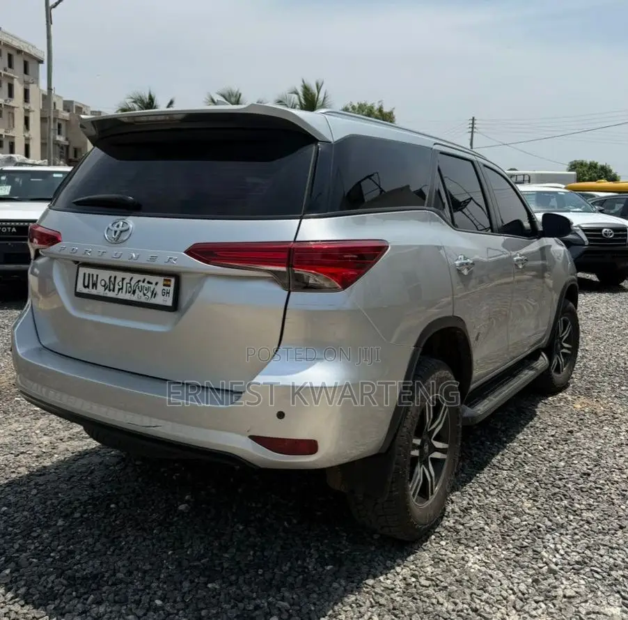 Toyota Fortuner 2023 Gray