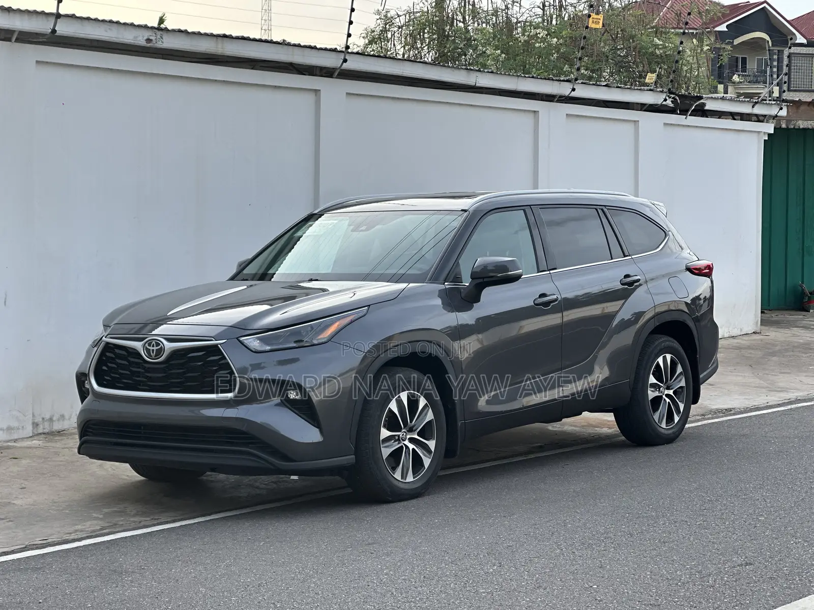 Toyota Highlander XLE 2022 Gray