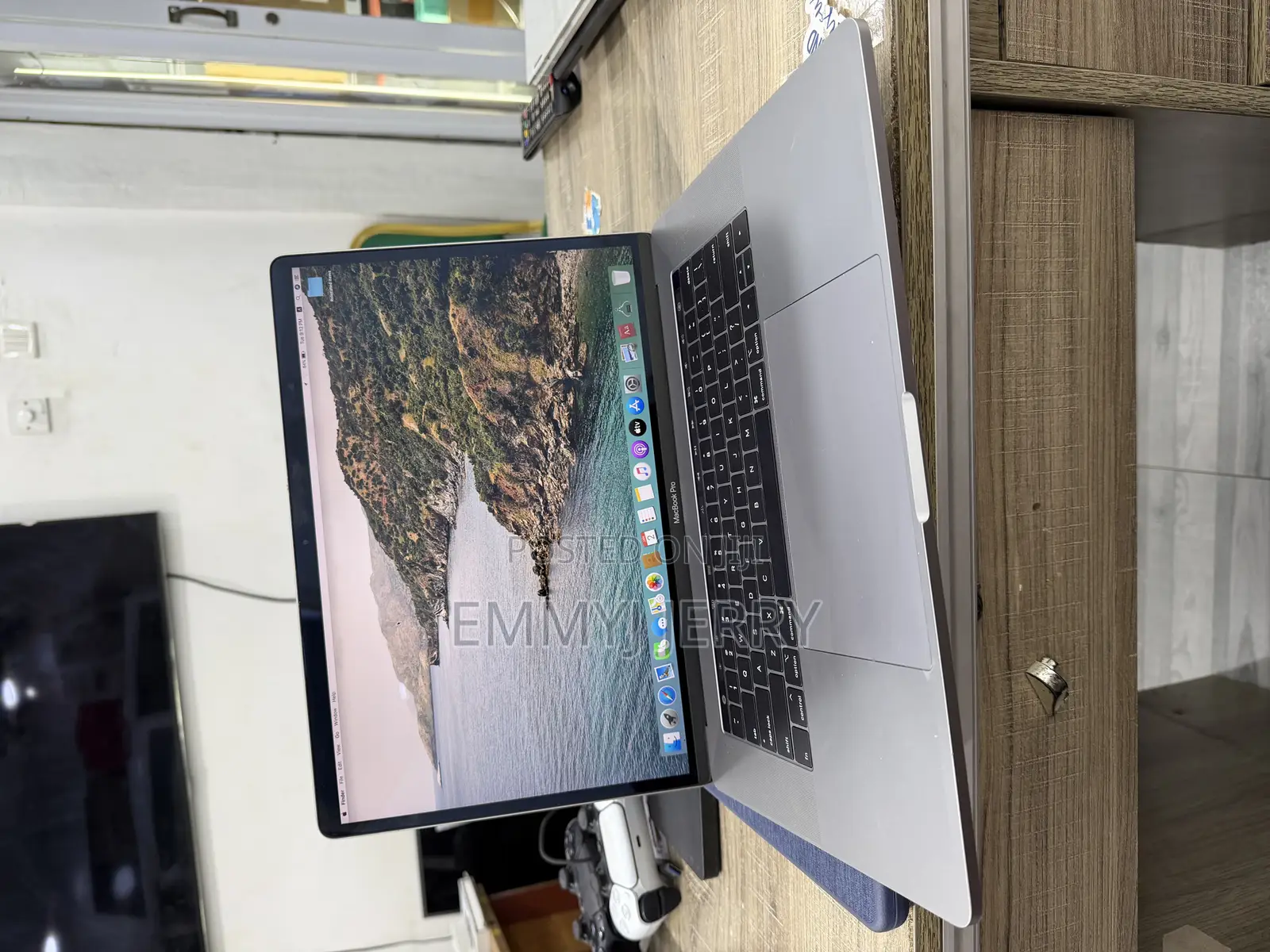 Laptop Apple MacBook Pro 2017 16GB Intel Core i7 SSD 512GB