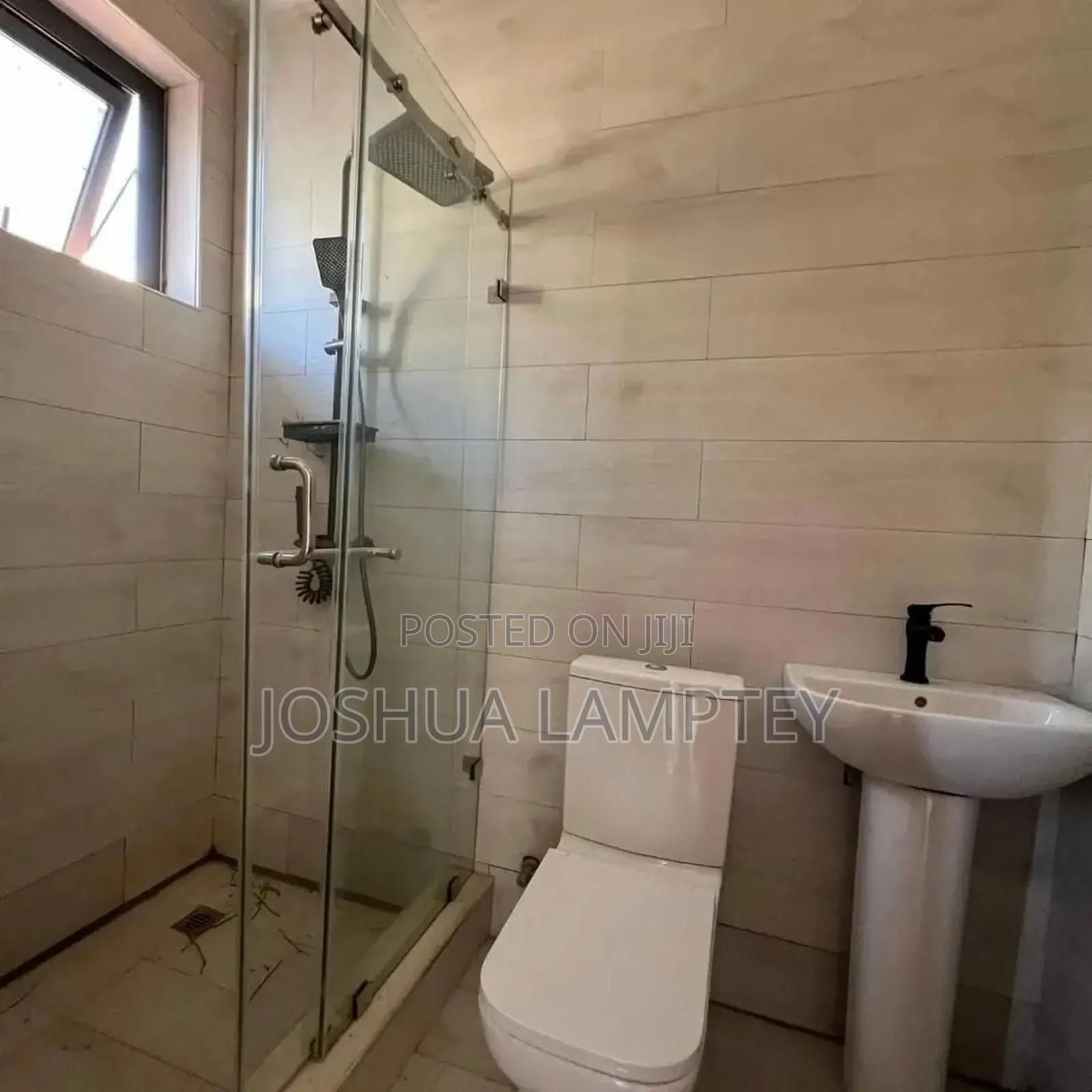 3bdrm Townhouse / Terrace in East Legon A&C Mall for rent