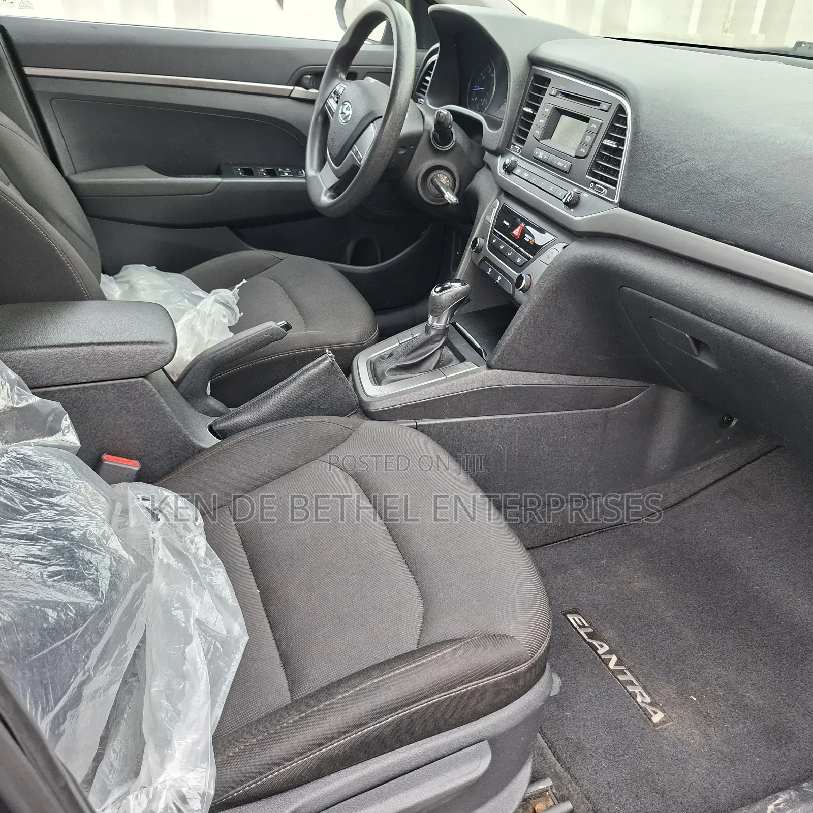 Hyundai Elantra SE Sedan FWD (2.0L 4cyl 6M) 2017 Black