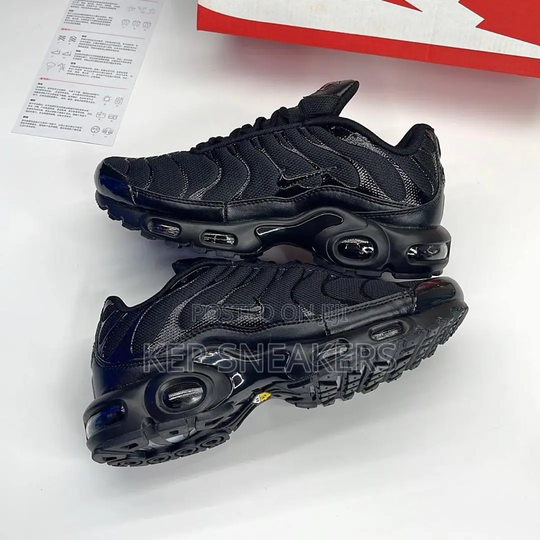 Nike Air Max Plus "Triple Black"