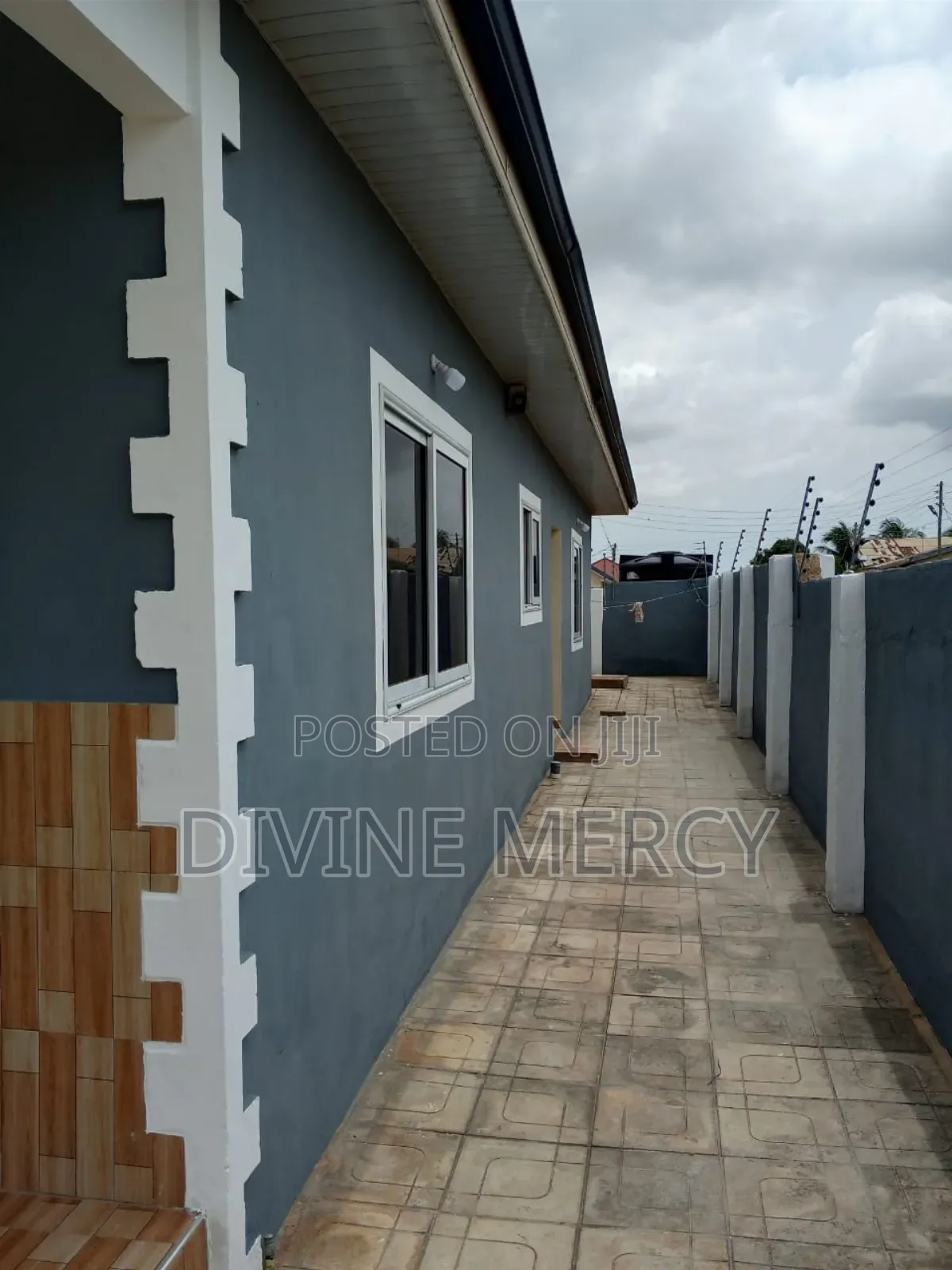 3bdrm Bungalow in Krispo City/Doctor, Awutu Senya East Municipal