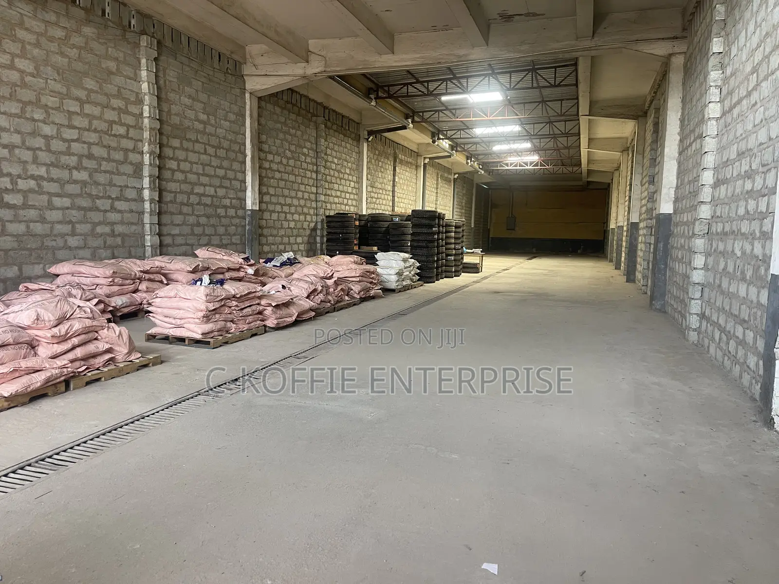 Advantageous 550 SQM Warehouse at Accra Central for Rent