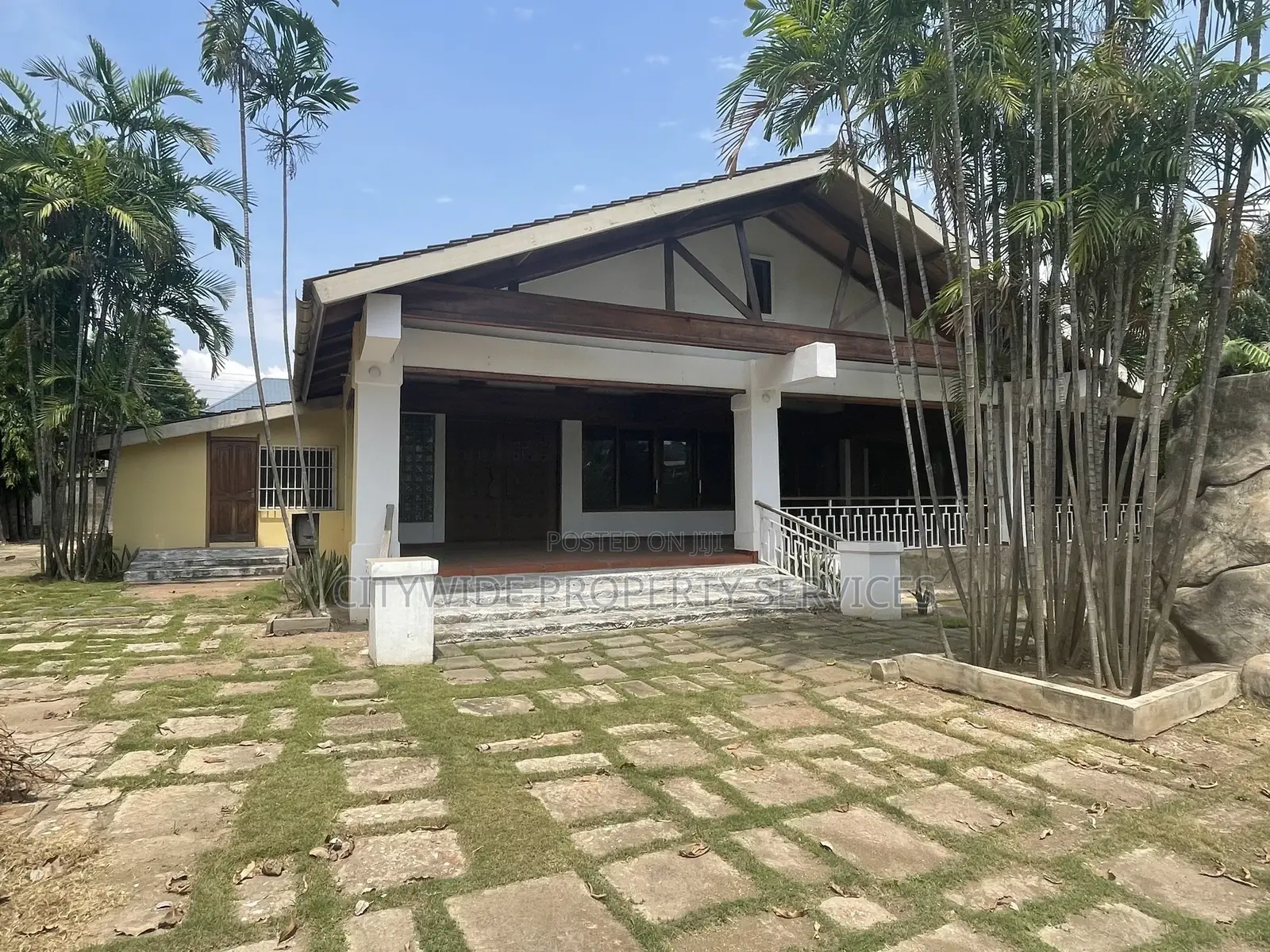 4bdrm House in Dzorwulu for sale
