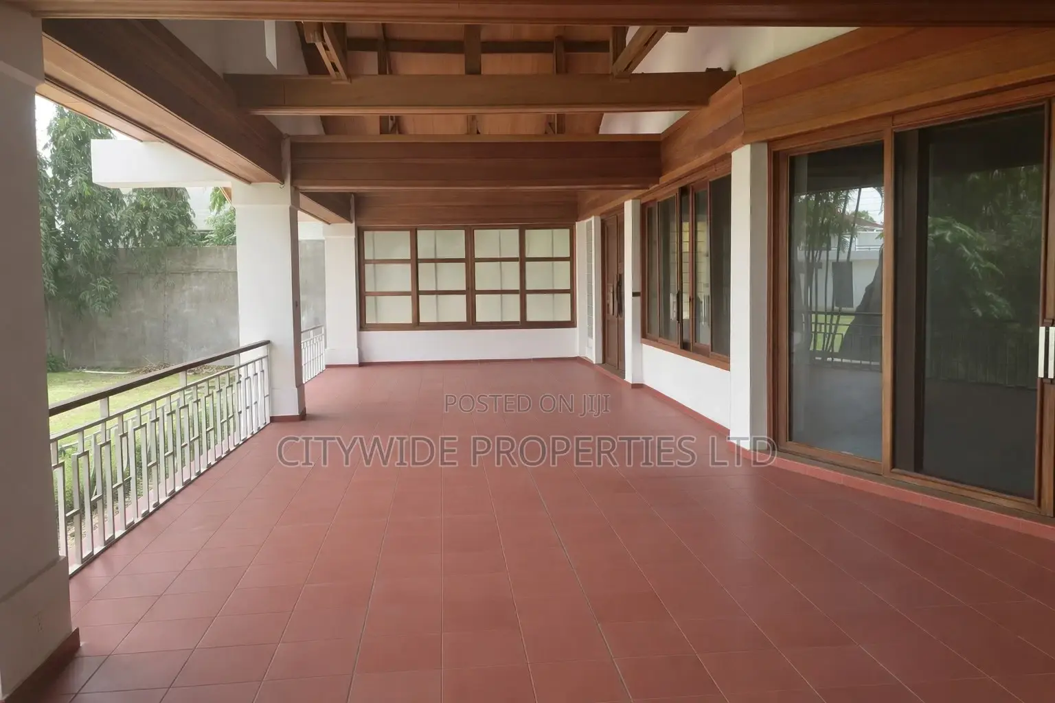 4bdrm House in Dzorwulu for sale